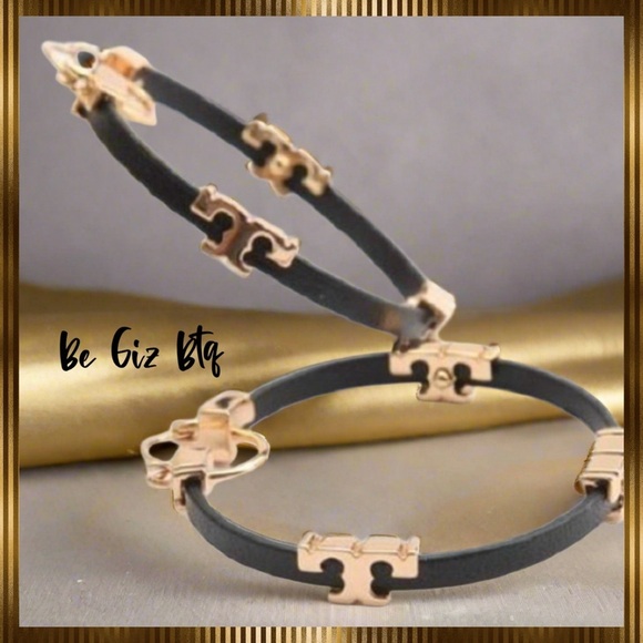 🆕 Authentic Tory Burch Gold Black Serif T & Leather Hoop Earrings - Picture 2 of 7